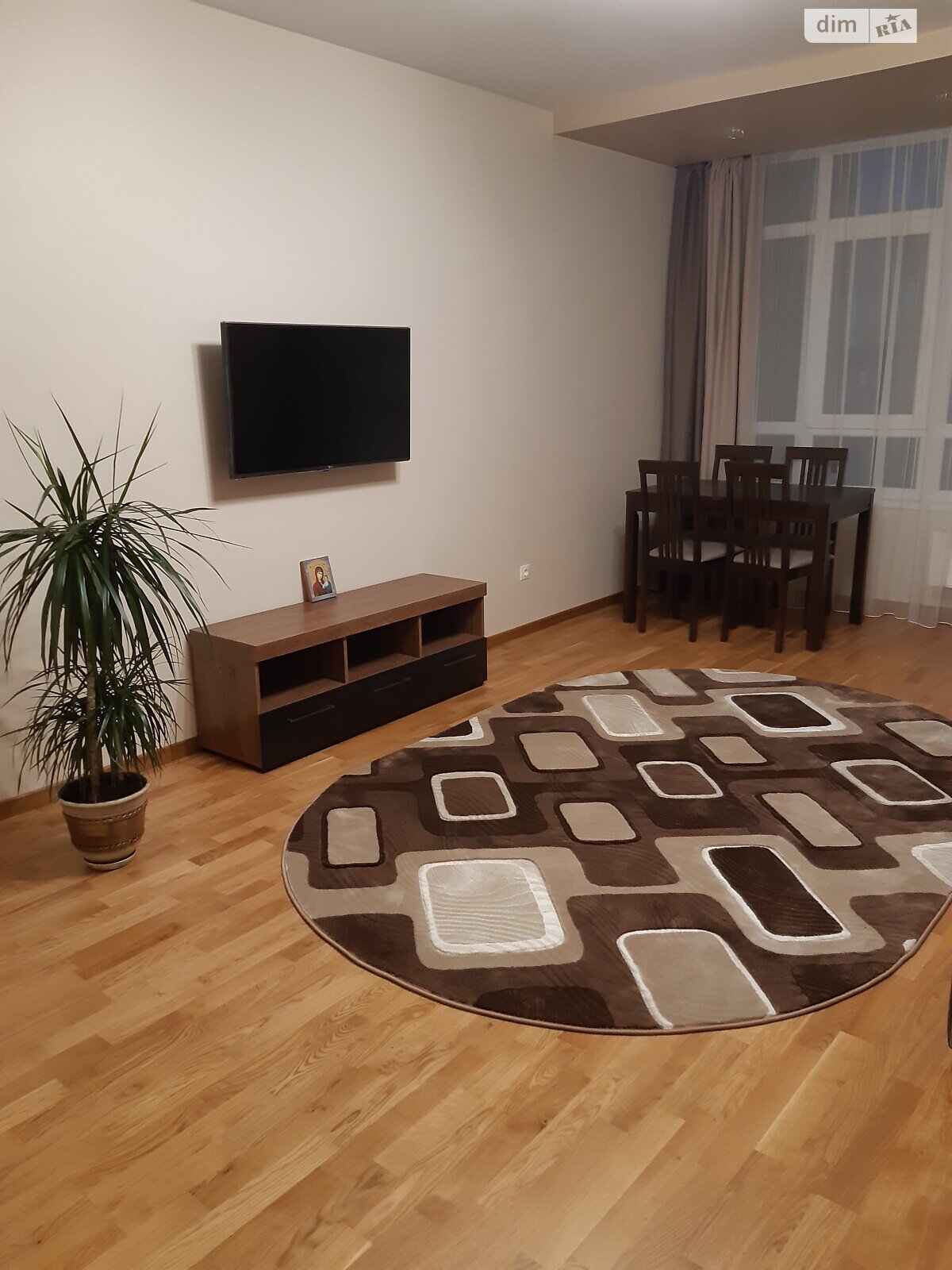 трехкомнатная квартира в Львове, район Замарстынов, на ул. Инструментальная 45 в аренду на долгий срок помесячно фото 1