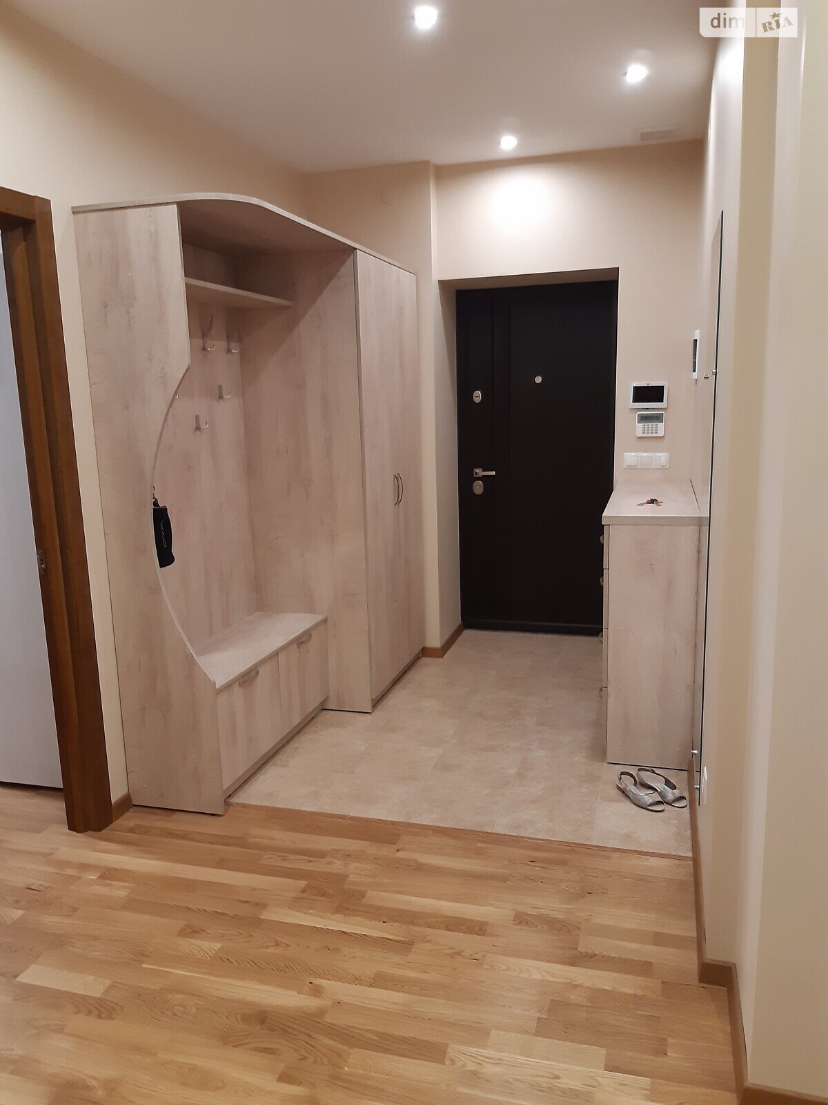 трехкомнатная квартира в Львове, район Замарстынов, на ул. Инструментальная 45 в аренду на долгий срок помесячно фото 1