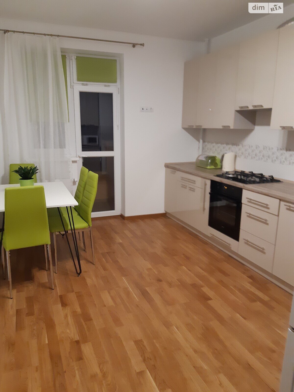 трехкомнатная квартира в Львове, район Замарстынов, на ул. Инструментальная 45 в аренду на долгий срок помесячно фото 1