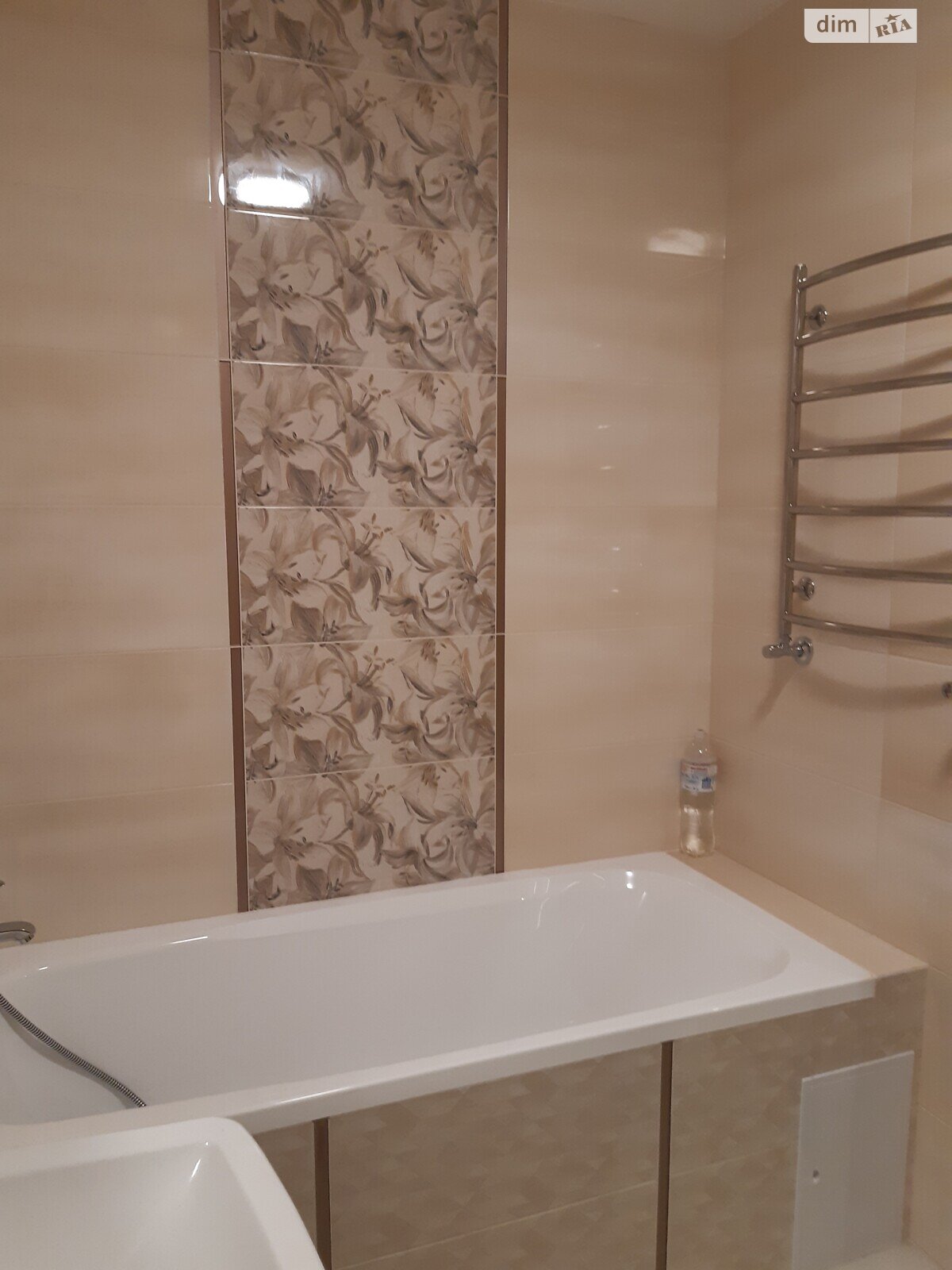 трехкомнатная квартира в Львове, район Замарстынов, на ул. Инструментальная 45 в аренду на долгий срок помесячно фото 1