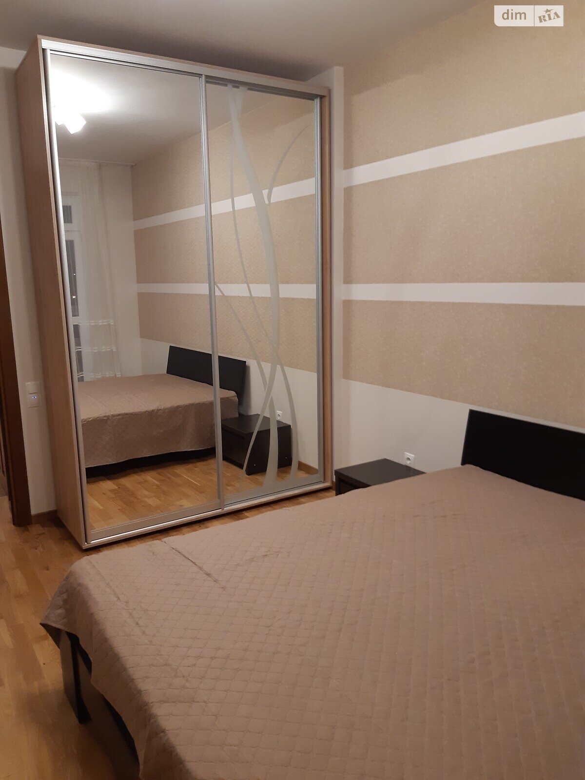 трехкомнатная квартира в Львове, район Замарстынов, на ул. Инструментальная 45 в аренду на долгий срок помесячно фото 1