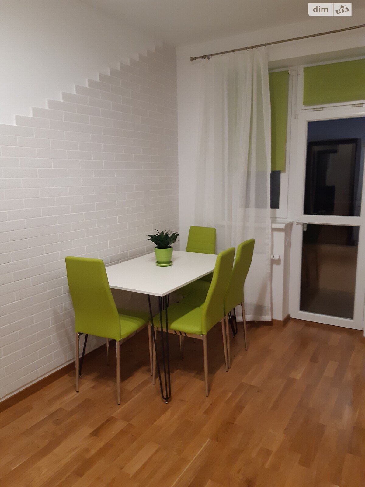 трехкомнатная квартира в Львове, район Замарстынов, на ул. Инструментальная 45 в аренду на долгий срок помесячно фото 1