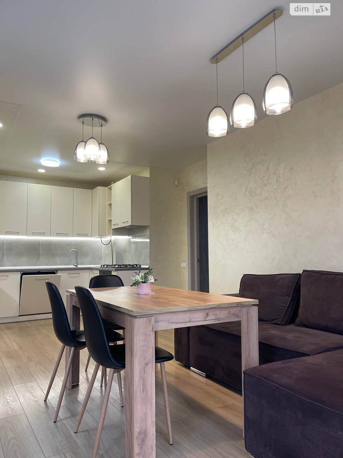 двокімнатна квартира в Львові, район Замарстинів, на вул. Замарстинівська в довготривалу оренду помісячно фото 1 двокімнатна квартира в Львові, район Замарстинів, на вул. Замарстинівська в довготривалу оренду помісячно фото 1