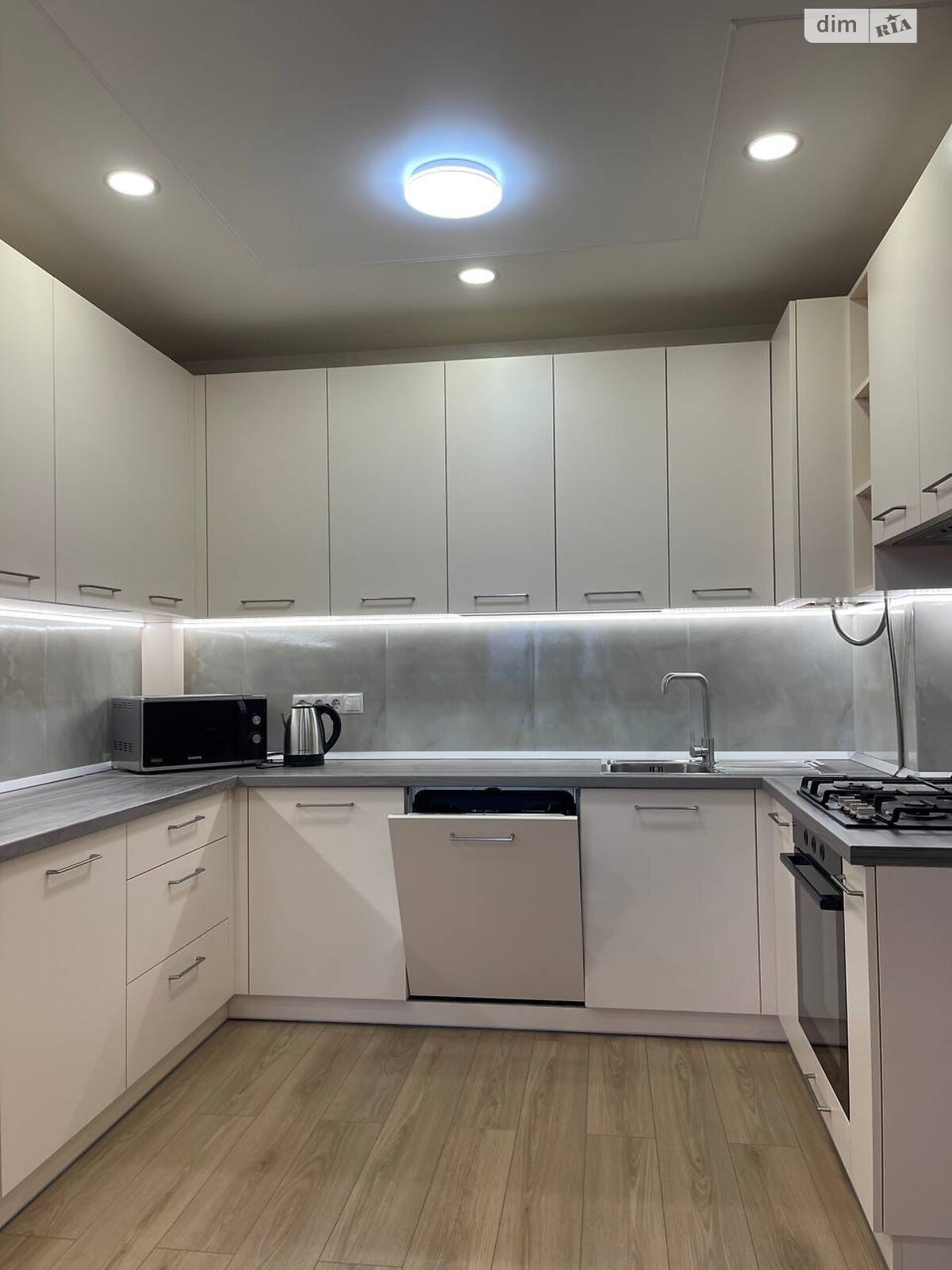 двокімнатна квартира в Львові, район Замарстинів, на вул. Замарстинівська в довготривалу оренду помісячно фото 1 двокімнатна квартира в Львові, район Замарстинів, на вул. Замарстинівська в довготривалу оренду помісячно фото 1