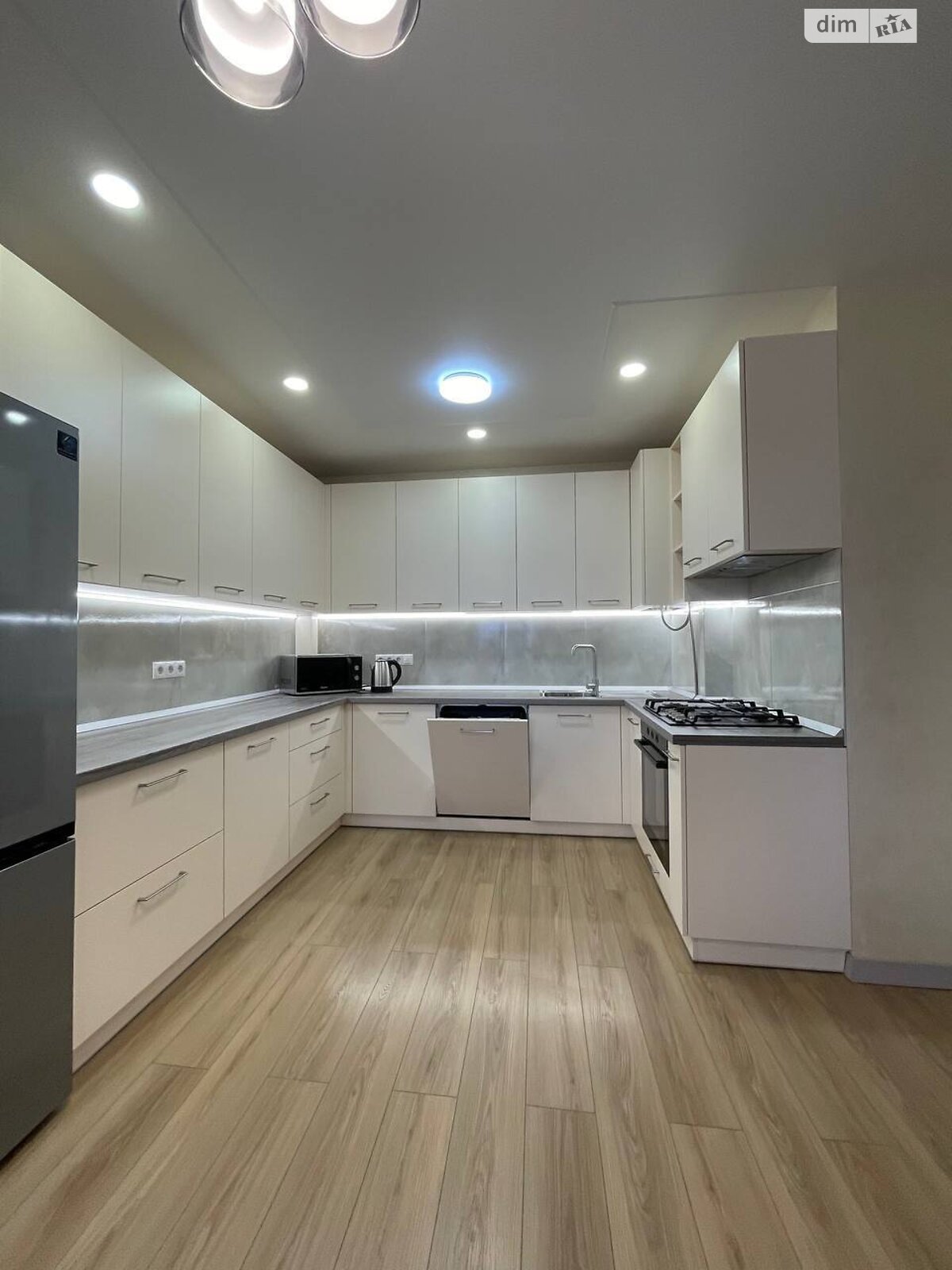 двокімнатна квартира в Львові, район Замарстинів, на вул. Замарстинівська в довготривалу оренду помісячно фото 1 двокімнатна квартира в Львові, район Замарстинів, на вул. Замарстинівська в довготривалу оренду помісячно фото 1