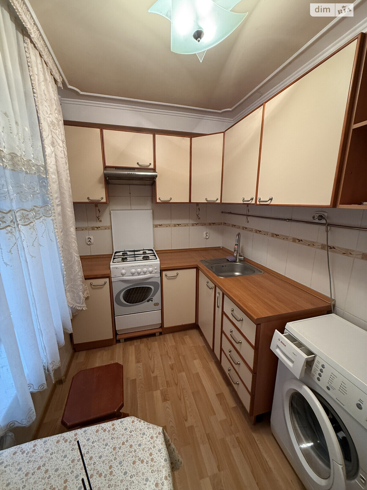 трикімнатна квартира в Львові, на вул. Полтави 34 в довготривалу оренду помісячно фото 1 трикімнатна квартира в Львові, на вул. Полтави 34 в довготривалу оренду помісячно фото 1