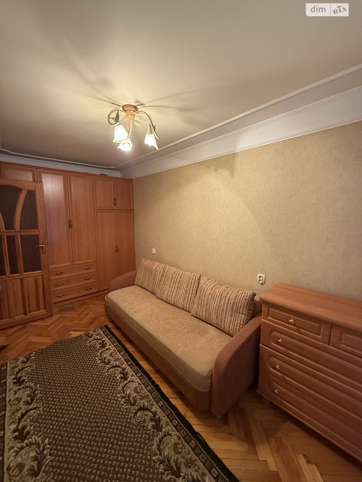 трикімнатна квартира в Львові, на вул. Полтави 34 в довготривалу оренду помісячно фото 1 трикімнатна квартира в Львові, на вул. Полтави 34 в довготривалу оренду помісячно фото 1