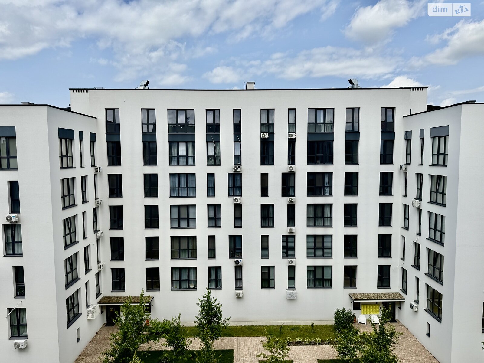 однокімнатна квартира в Минаї, на вул. Августина Волошина 14, кв. 601 в довготривалу оренду помісячно фото 1 однокімнатна квартира в Минаї, на вул. Августина Волошина 14, кв. 601 в довготривалу оренду помісячно фото 1