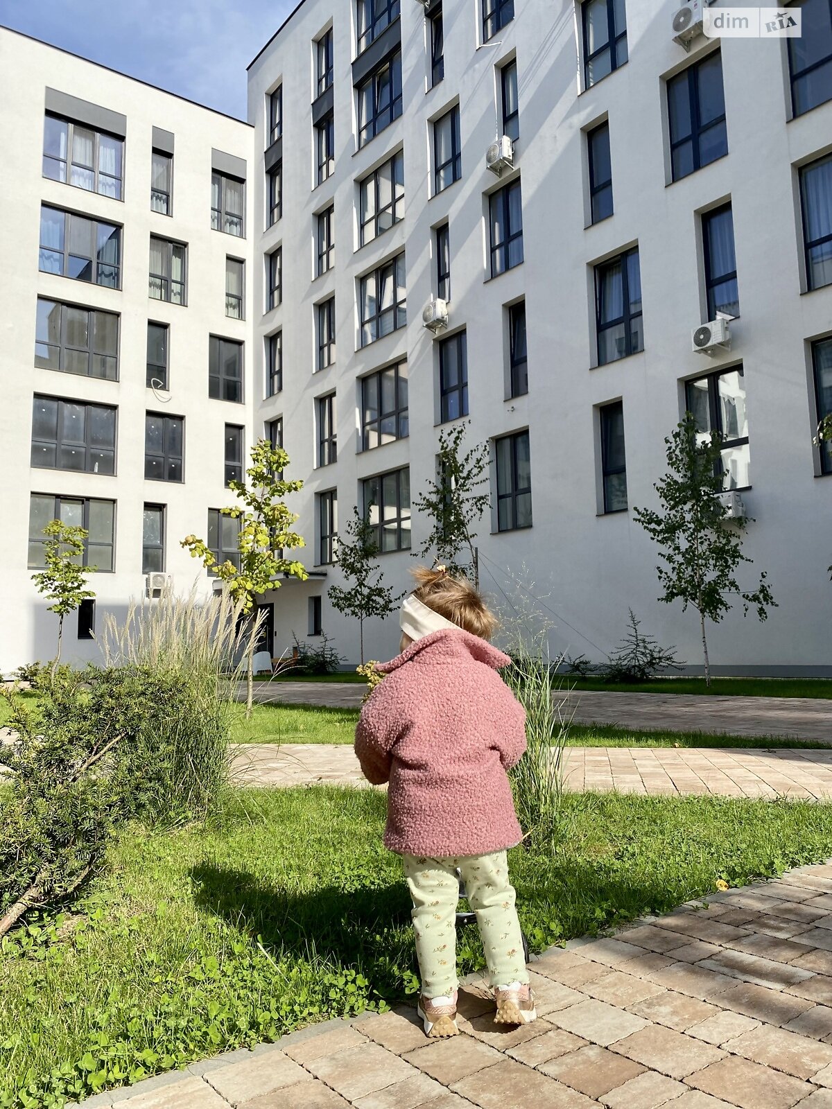 однокімнатна квартира в Минаї, на вул. Августина Волошина 14, кв. 601 в довготривалу оренду помісячно фото 1 однокімнатна квартира в Минаї, на вул. Августина Волошина 14, кв. 601 в довготривалу оренду помісячно фото 1