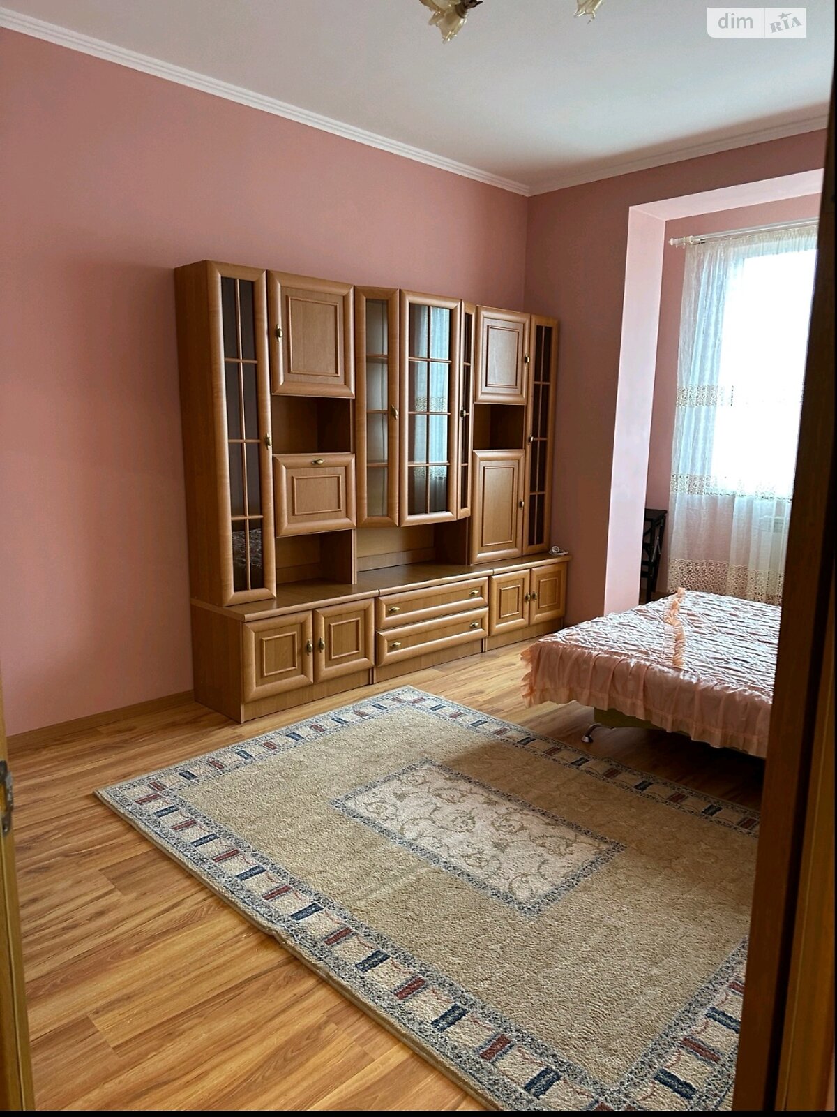 однокімнатна квартира в Минаї, на вул. Августина Волошина в довготривалу оренду помісячно фото 1