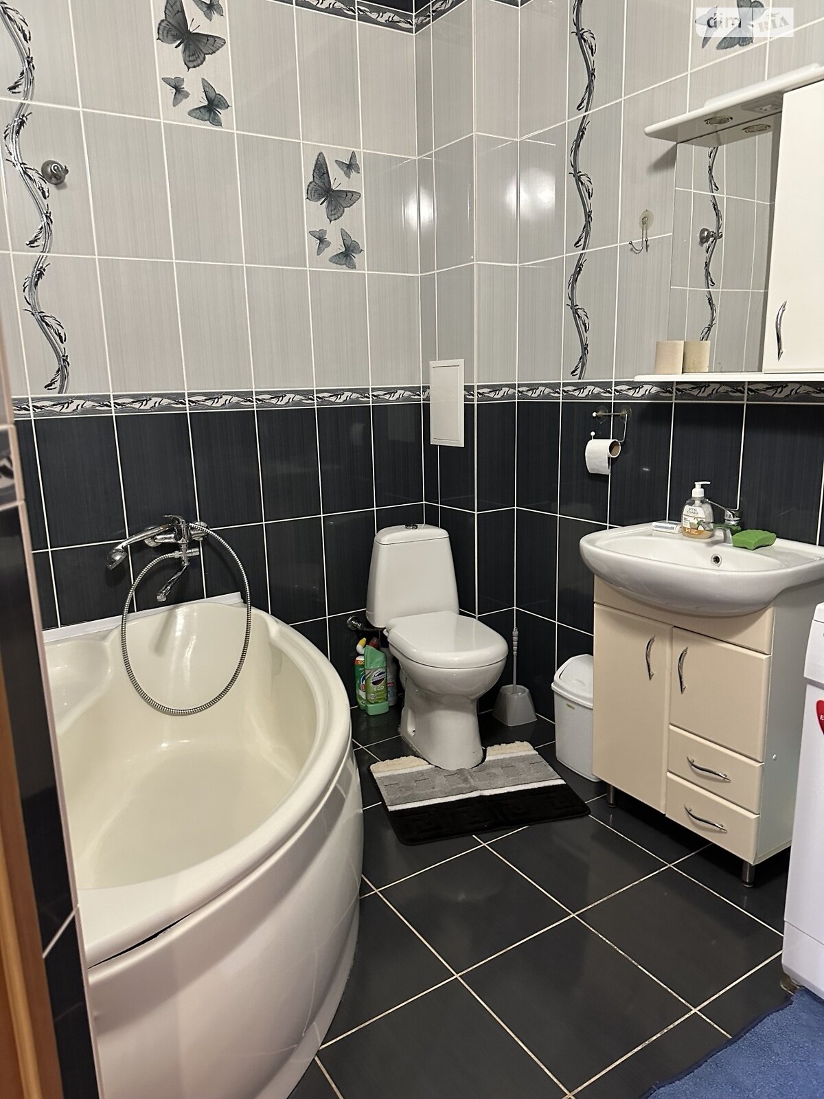 однокімнатна квартира в Минаї, на вул. Августина Волошина в довготривалу оренду помісячно фото 1