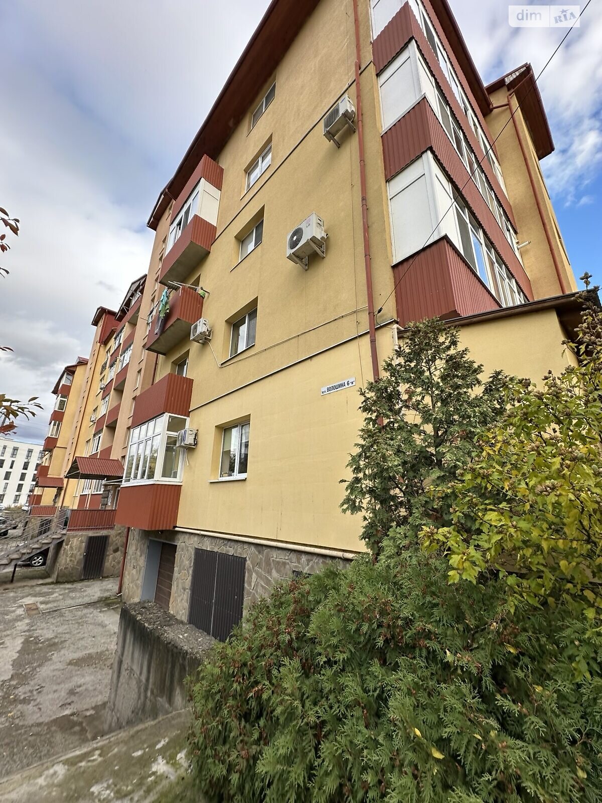 однокімнатна квартира в Минаї, на вул. Августина Волошина в довготривалу оренду помісячно фото 1