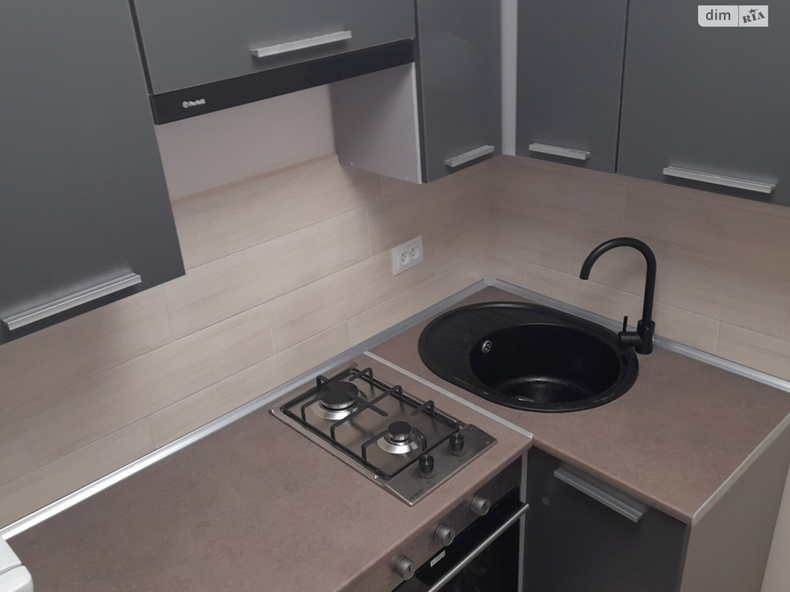 однокомнатная квартира в Мукачеве, район Пентагон, на ул. Илоны Зрини в аренду на долгий срок помесячно фото 1