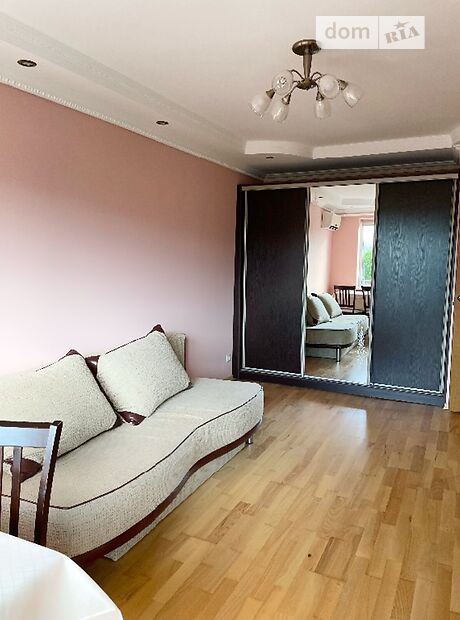 однокомнатная квартира с мебелью в Мукачеве, район Центр, на ул. Ивана Паркания 14 в аренду на долгий срок помесячно фото 1