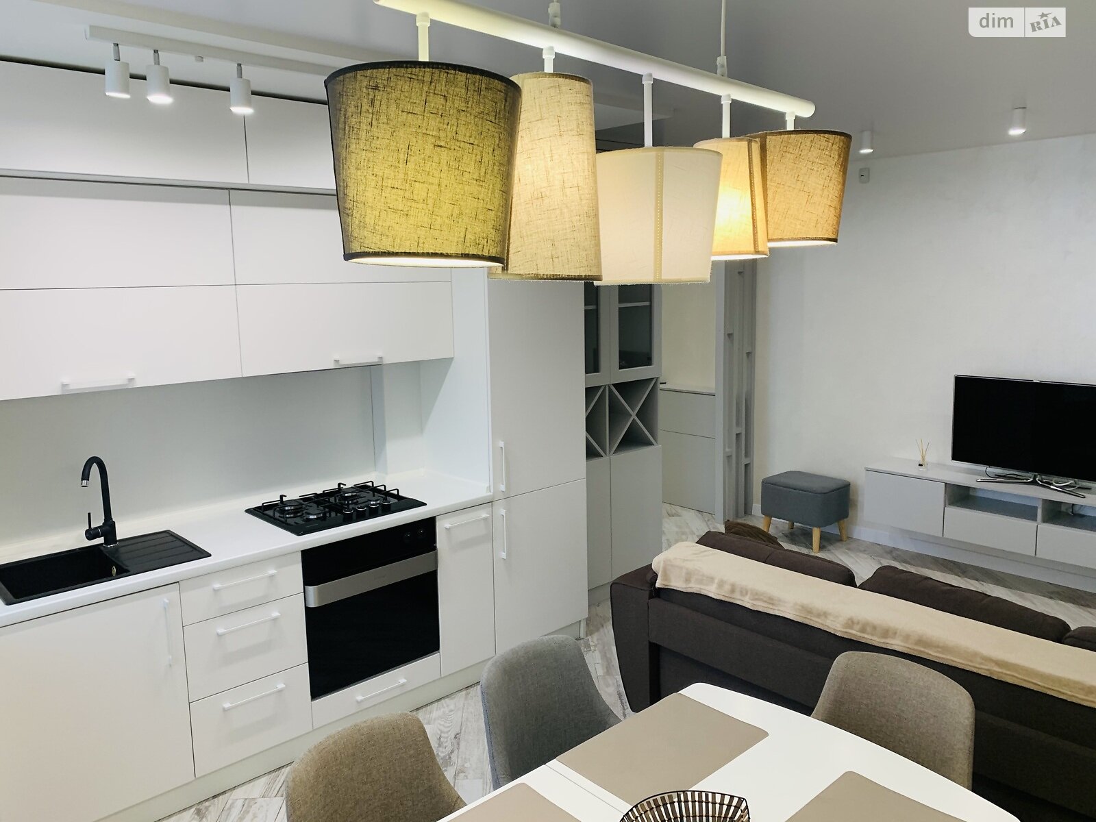 двокімнатна квартира в Мукачеві, на вул. Юрія Герца 2А в довготривалу оренду помісячно фото 1