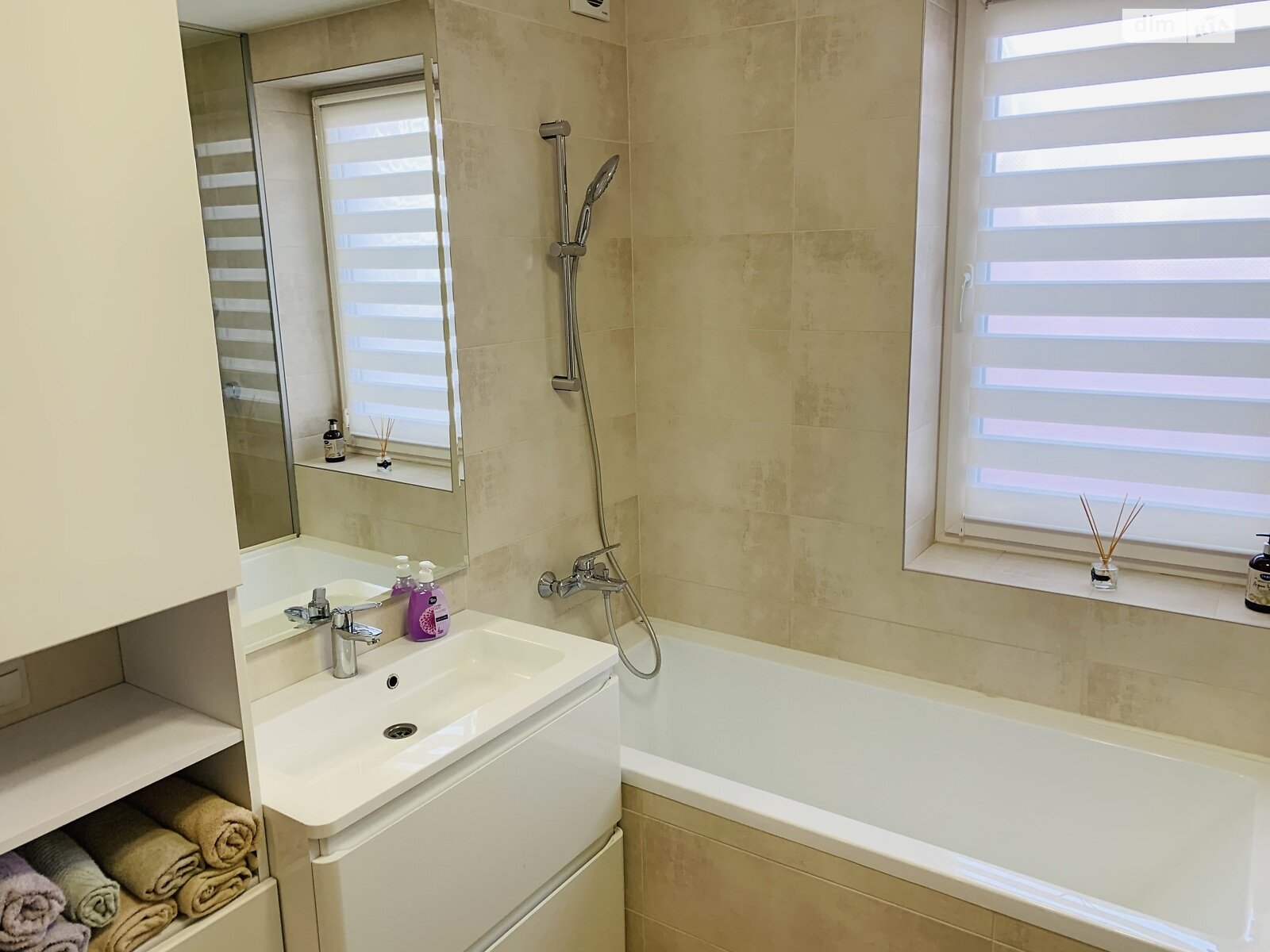 двокімнатна квартира в Мукачеві, на вул. Юрія Герца 2А в довготривалу оренду помісячно фото 1