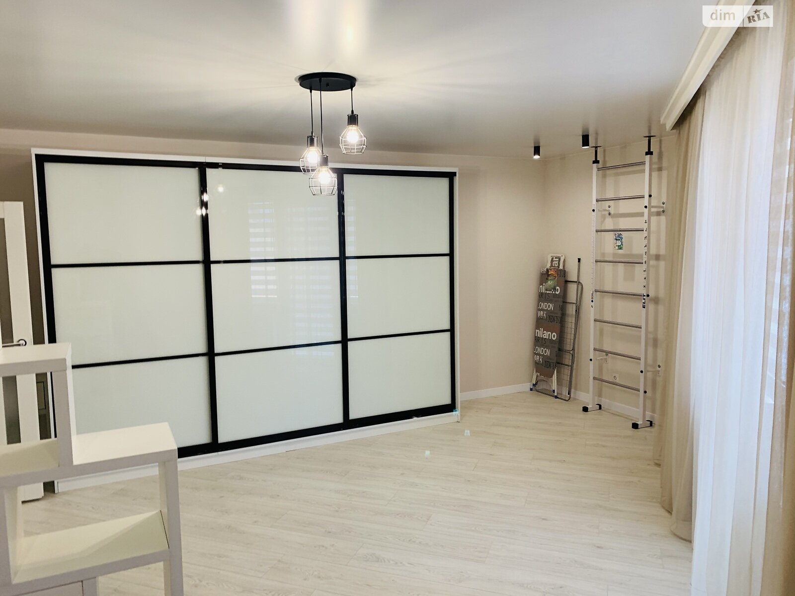 двокімнатна квартира в Мукачеві, на вул. Юрія Герца 2А в довготривалу оренду помісячно фото 1