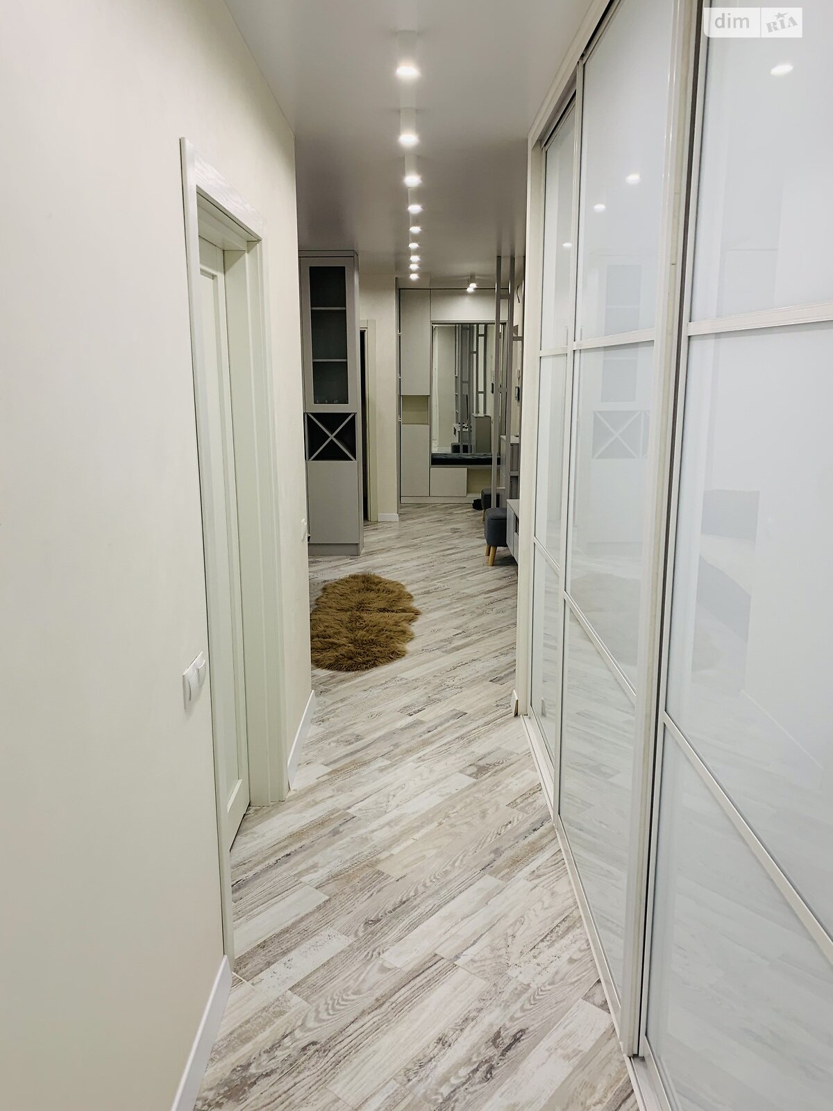 двокімнатна квартира в Мукачеві, на вул. Юрія Герца 2А в довготривалу оренду помісячно фото 1