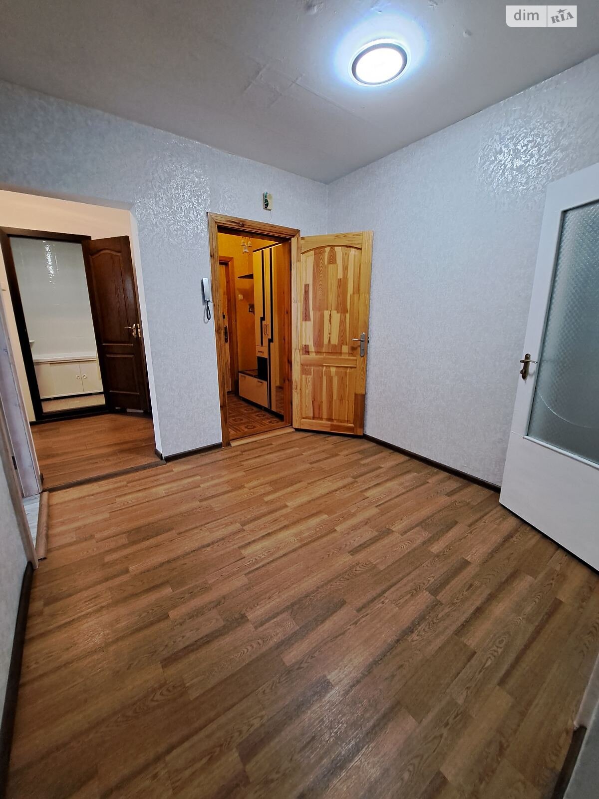 трикімнатна квартира в Миколаєві, район Північний, на вул. Архітектора Старова в довготривалу оренду помісячно фото 1