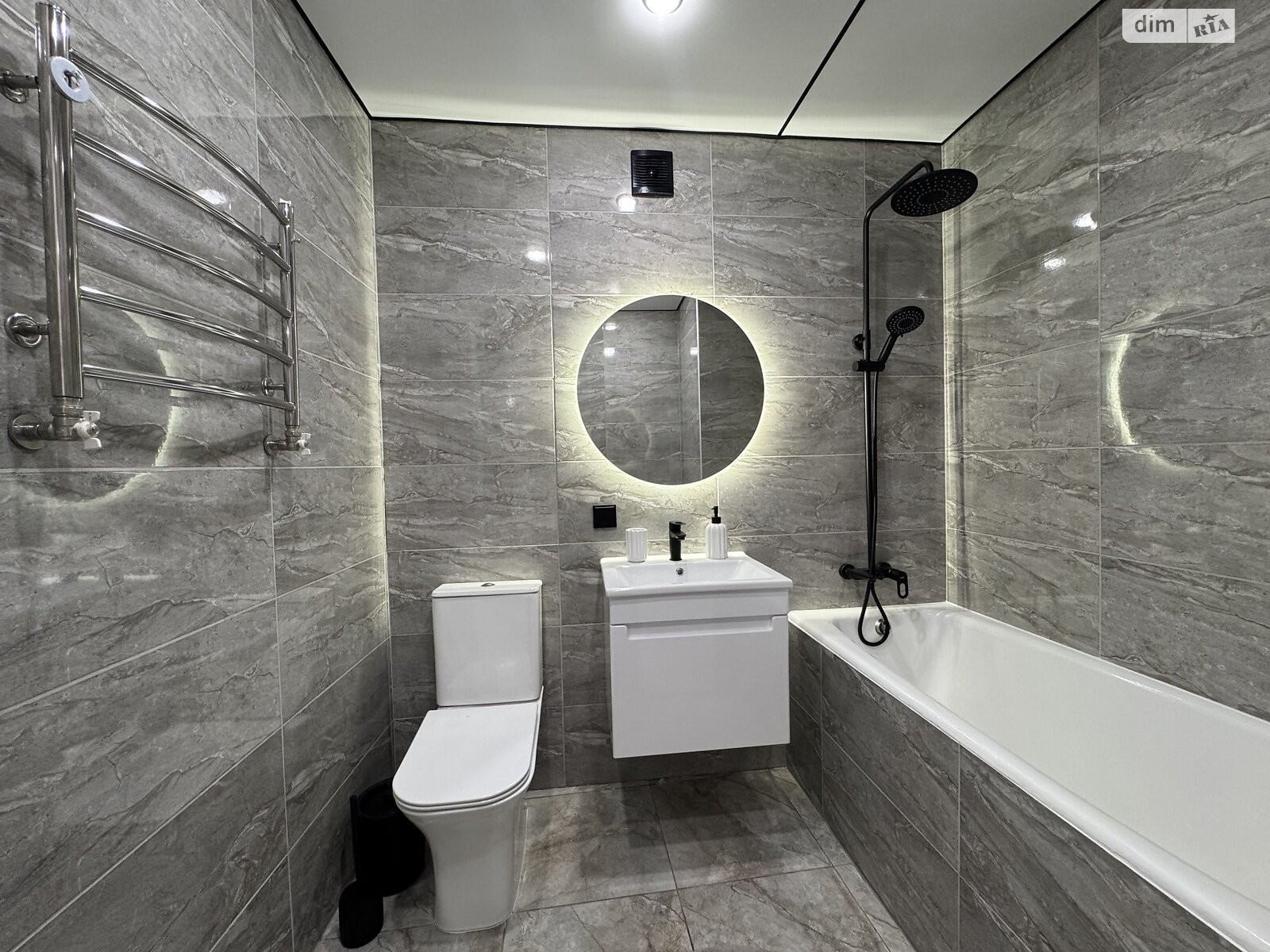 двухкомнатная квартира в Николаеве, район Сухой фонтан, на ул. Рабочая в аренду на долгий срок помесячно фото 1 двухкомнатная квартира в Николаеве, район Сухой фонтан, на ул. Рабочая в аренду на долгий срок помесячно фото 1