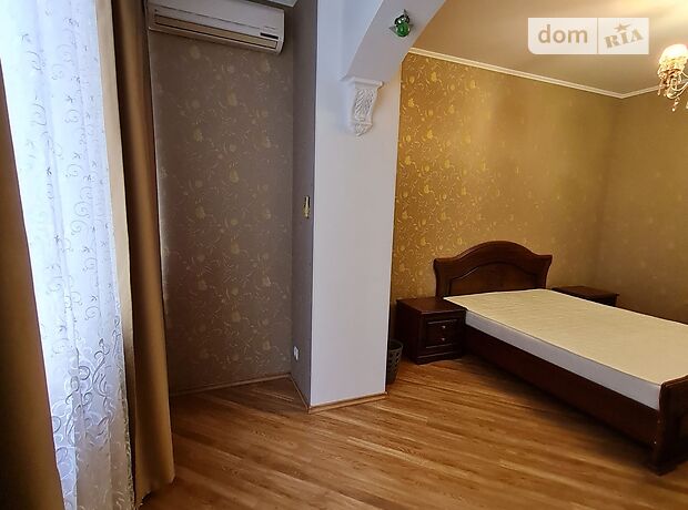 трикімнатна квартира з меблями в Миколаєві, район Центр, на вул. Чкалова (Центр) в довготривалу оренду помісячно фото 1 трикімнатна квартира з меблями в Миколаєві, район Центр, на вул. Чкалова (Центр) в довготривалу оренду помісячно фото 1