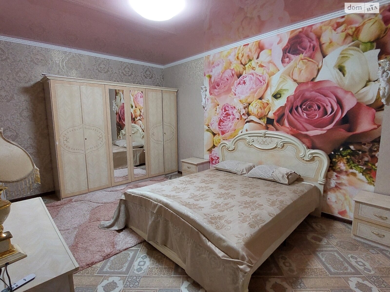 чотирикімнатна квартира з меблями в Миколаєві, район Центр, на Сінна в довготривалу оренду помісячно фото 1 чотирикімнатна квартира з меблями в Миколаєві, район Центр, на Сінна в довготривалу оренду помісячно фото 1
