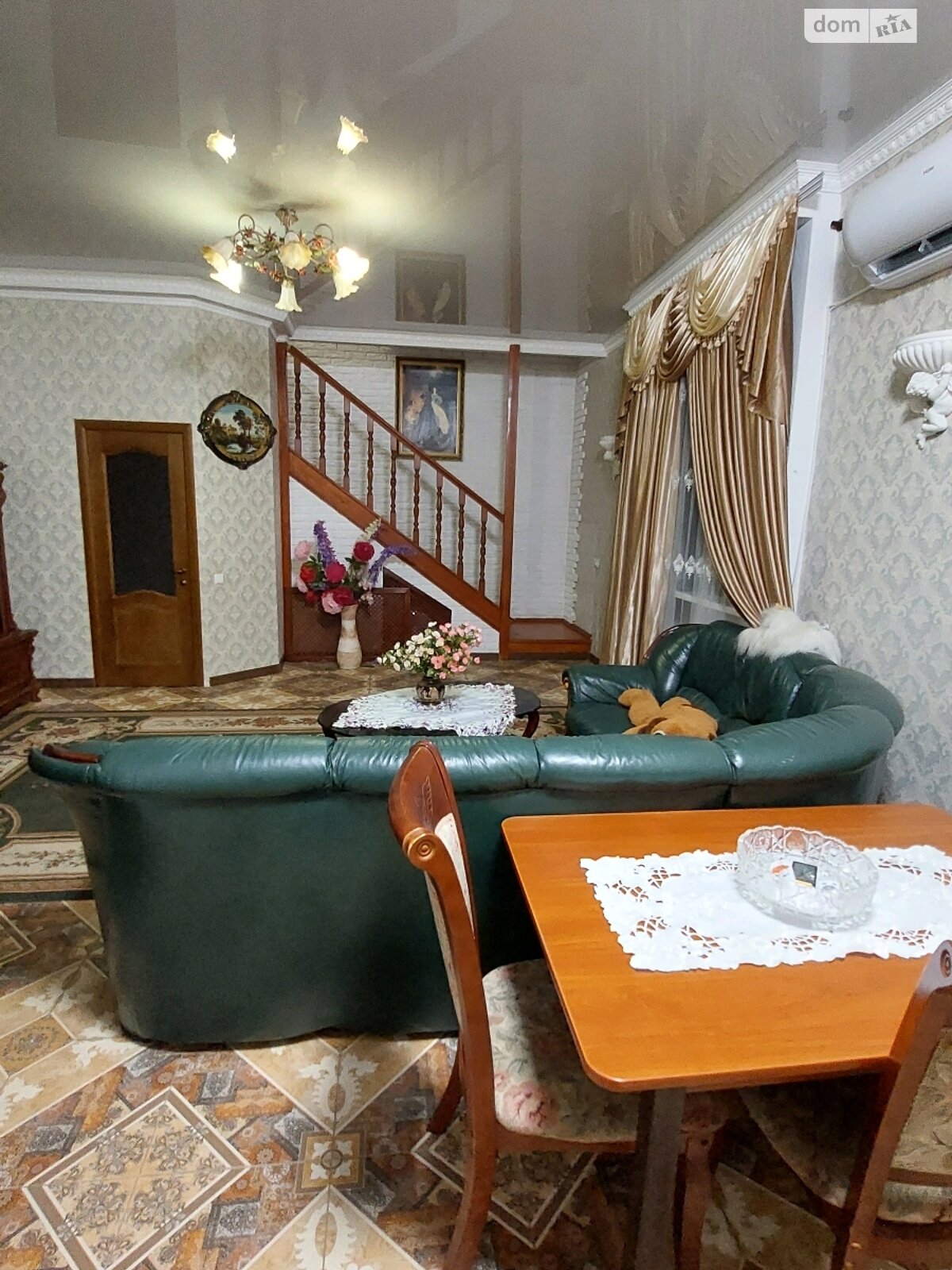чотирикімнатна квартира з меблями в Миколаєві, район Центр, на Сінна в довготривалу оренду помісячно фото 1 чотирикімнатна квартира з меблями в Миколаєві, район Центр, на Сінна в довготривалу оренду помісячно фото 1