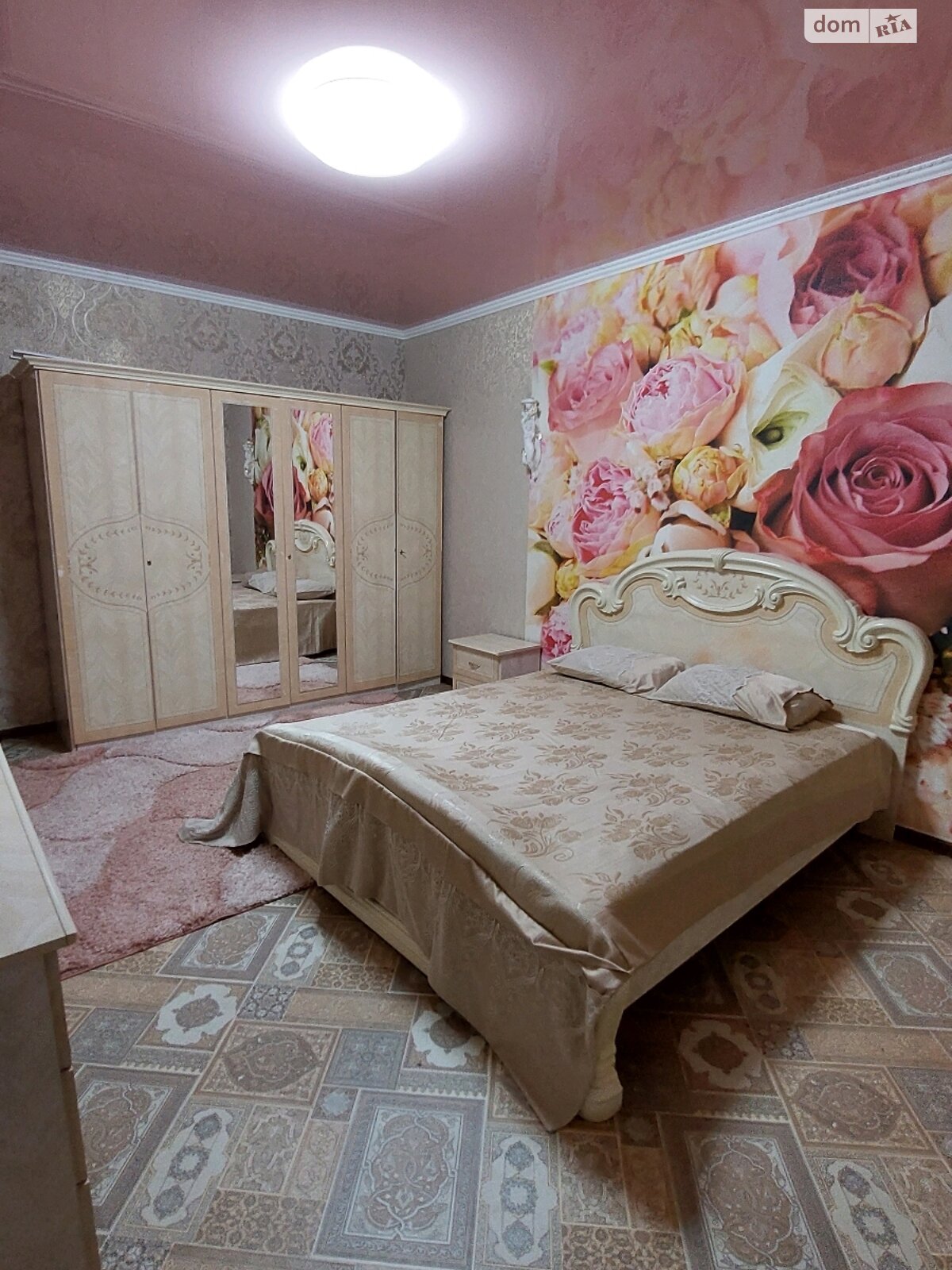 чотирикімнатна квартира з меблями в Миколаєві, район Центр, на Сінна в довготривалу оренду помісячно фото 1 чотирикімнатна квартира з меблями в Миколаєві, район Центр, на Сінна в довготривалу оренду помісячно фото 1