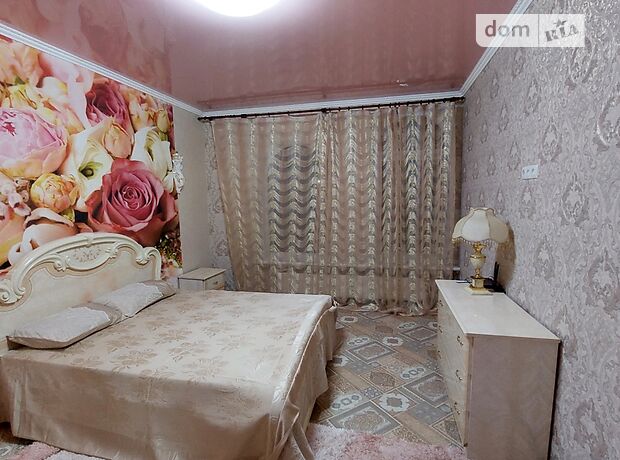 четырехкомнатная квартира с мебелью в Николаеве, район Центр, на ул. Сенная в аренду на долгий срок помесячно фото 1