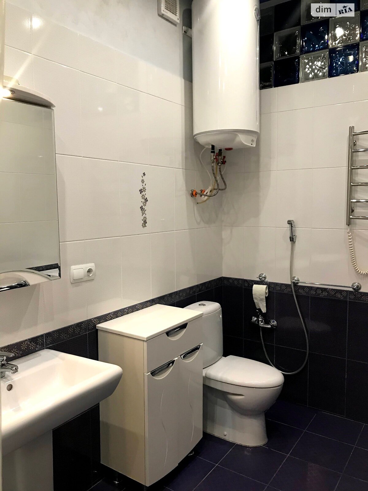 трехкомнатная квартира в Николаеве, район Центральный, на ул. Адмиральская 31Б, кв. 26 в аренду на долгий срок помесячно фото 1 трехкомнатная квартира в Николаеве, район Центральный, на ул. Адмиральская 31Б, кв. 26 в аренду на долгий срок помесячно фото 1