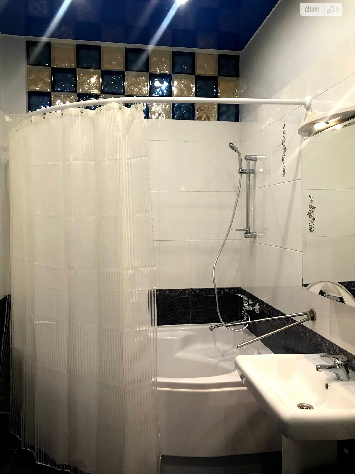 трехкомнатная квартира в Николаеве, район Центральный, на ул. Адмиральская 31Б, кв. 26 в аренду на долгий срок помесячно фото 1 трехкомнатная квартира в Николаеве, район Центральный, на ул. Адмиральская 31Б, кв. 26 в аренду на долгий срок помесячно фото 1