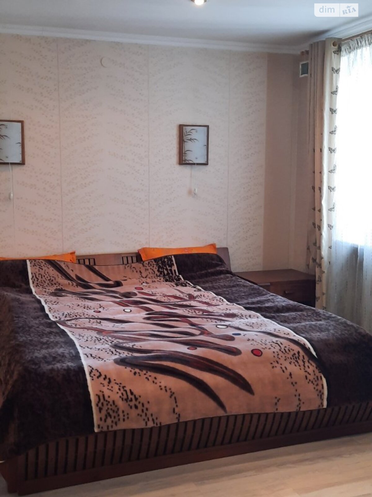 трикімнатна квартира з меблями в Миколаєві, район Центральний, на вул. Соборна в довготривалу оренду помісячно фото 1 трикімнатна квартира з меблями в Миколаєві, район Центральний, на вул. Соборна в довготривалу оренду помісячно фото 1