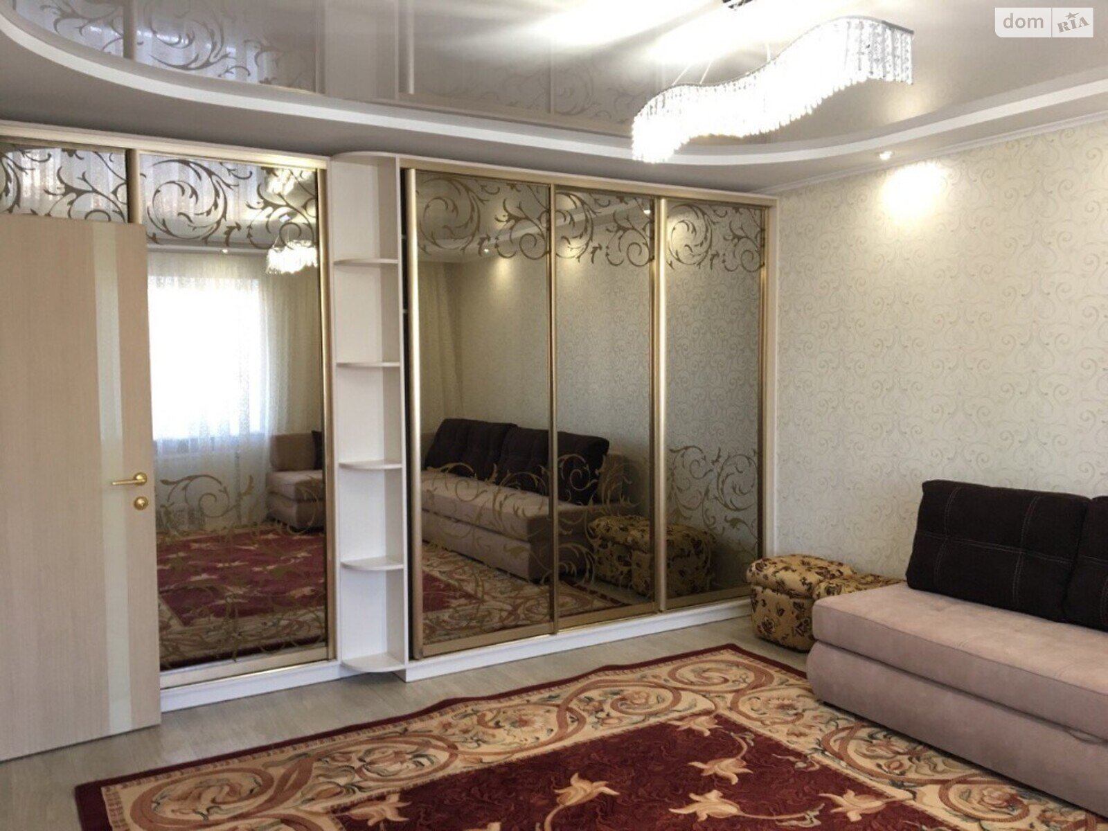 трехкомнатная квартира с мебелью в Николаеве, район Центральный, на Советская (Центр) улица в аренду на долгий срок помесячно фото 1