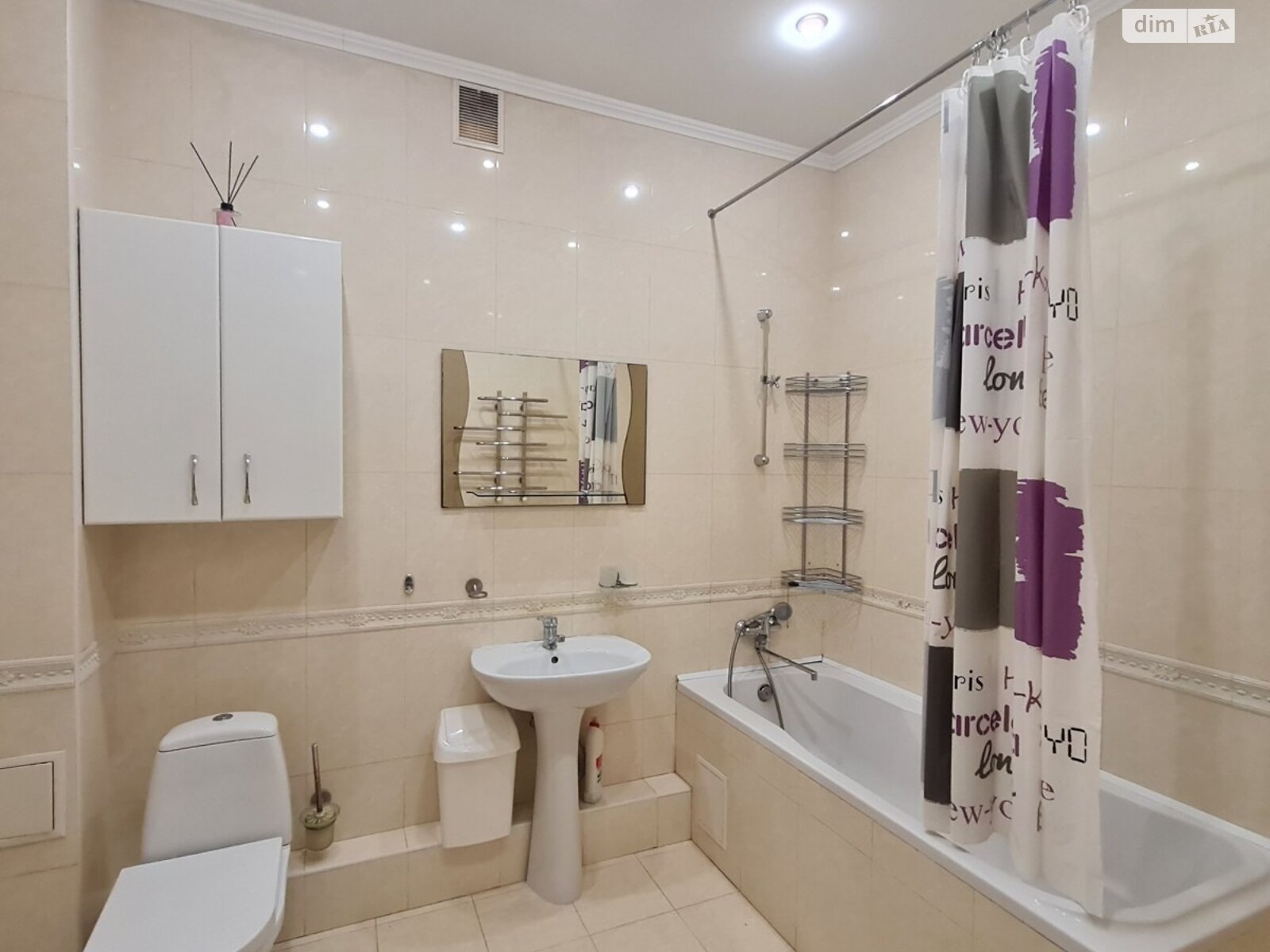 трикімнатна квартира в Миколаєві, район Заводський, на вул. Даля 4 в довготривалу оренду помісячно фото 1