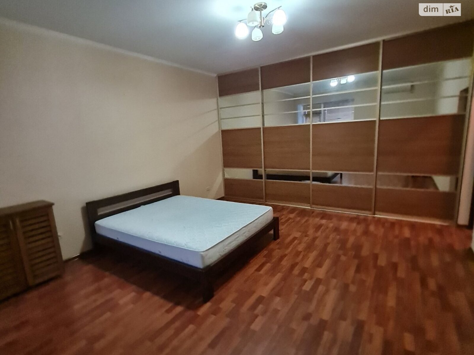 трикімнатна квартира в Миколаєві, район Заводський, на вул. Даля 4 в довготривалу оренду помісячно фото 1