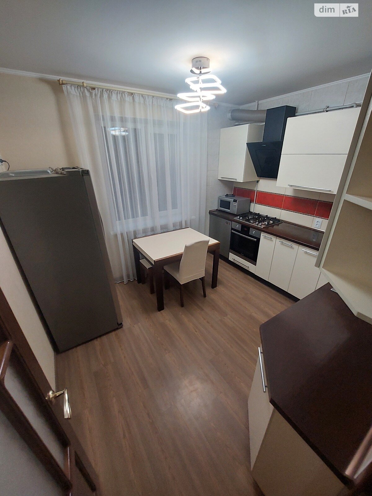 трехкомнатная квартира в Николаеве, район Заводской, на ул. Глеба Бабыча в аренду на долгий срок помесячно фото 1 трехкомнатная квартира в Николаеве, район Заводской, на ул. Глеба Бабыча в аренду на долгий срок помесячно фото 1