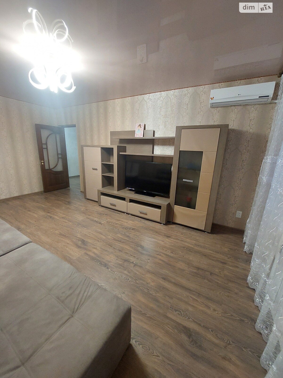 трехкомнатная квартира в Николаеве, район Заводской, на ул. Глеба Бабыча в аренду на долгий срок помесячно фото 1 трехкомнатная квартира в Николаеве, район Заводской, на ул. Глеба Бабыча в аренду на долгий срок помесячно фото 1