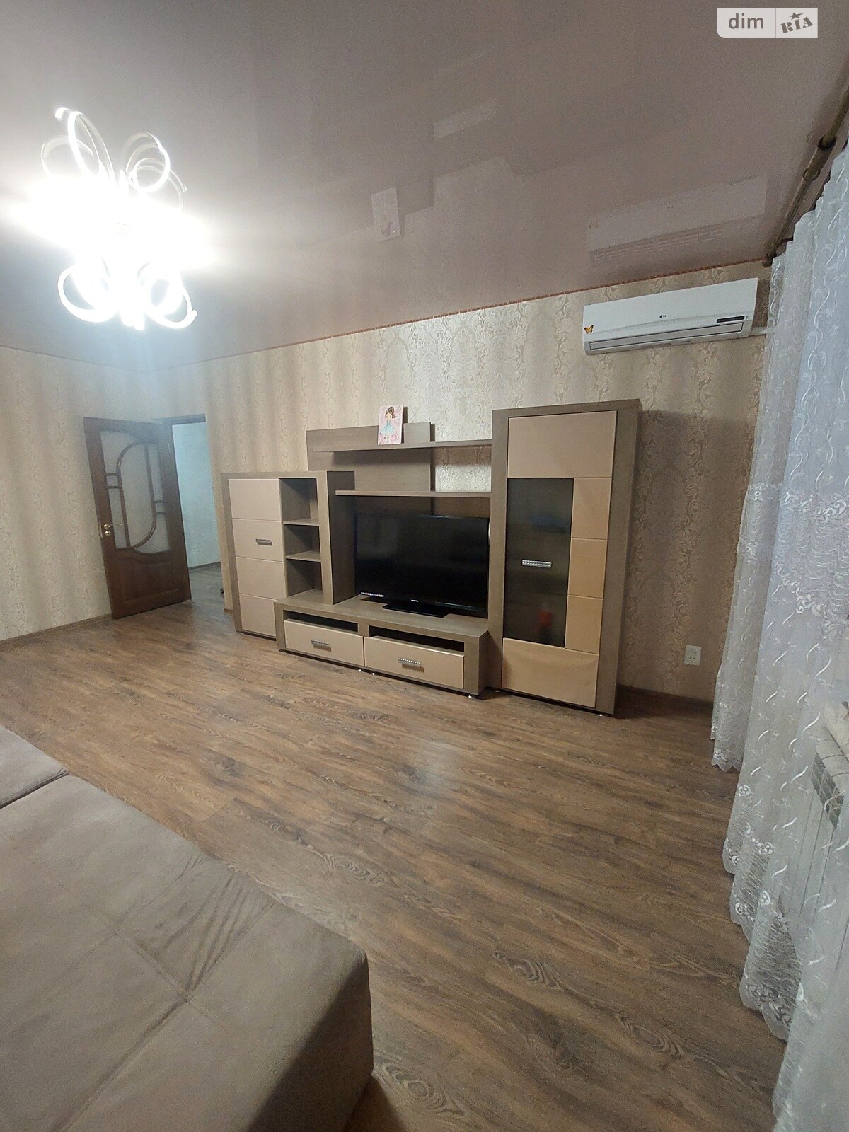 трехкомнатная квартира в Николаеве, район Заводской, на ул. Глеба Бабыча в аренду на долгий срок помесячно фото 1 трехкомнатная квартира в Николаеве, район Заводской, на ул. Глеба Бабыча в аренду на долгий срок помесячно фото 1