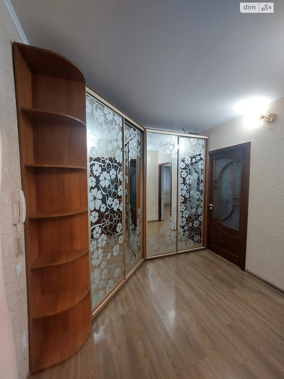 трехкомнатная квартира в Николаеве, район Заводской, на ул. Глеба Бабыча в аренду на долгий срок помесячно фото 1 трехкомнатная квартира в Николаеве, район Заводской, на ул. Глеба Бабыча в аренду на долгий срок помесячно фото 1