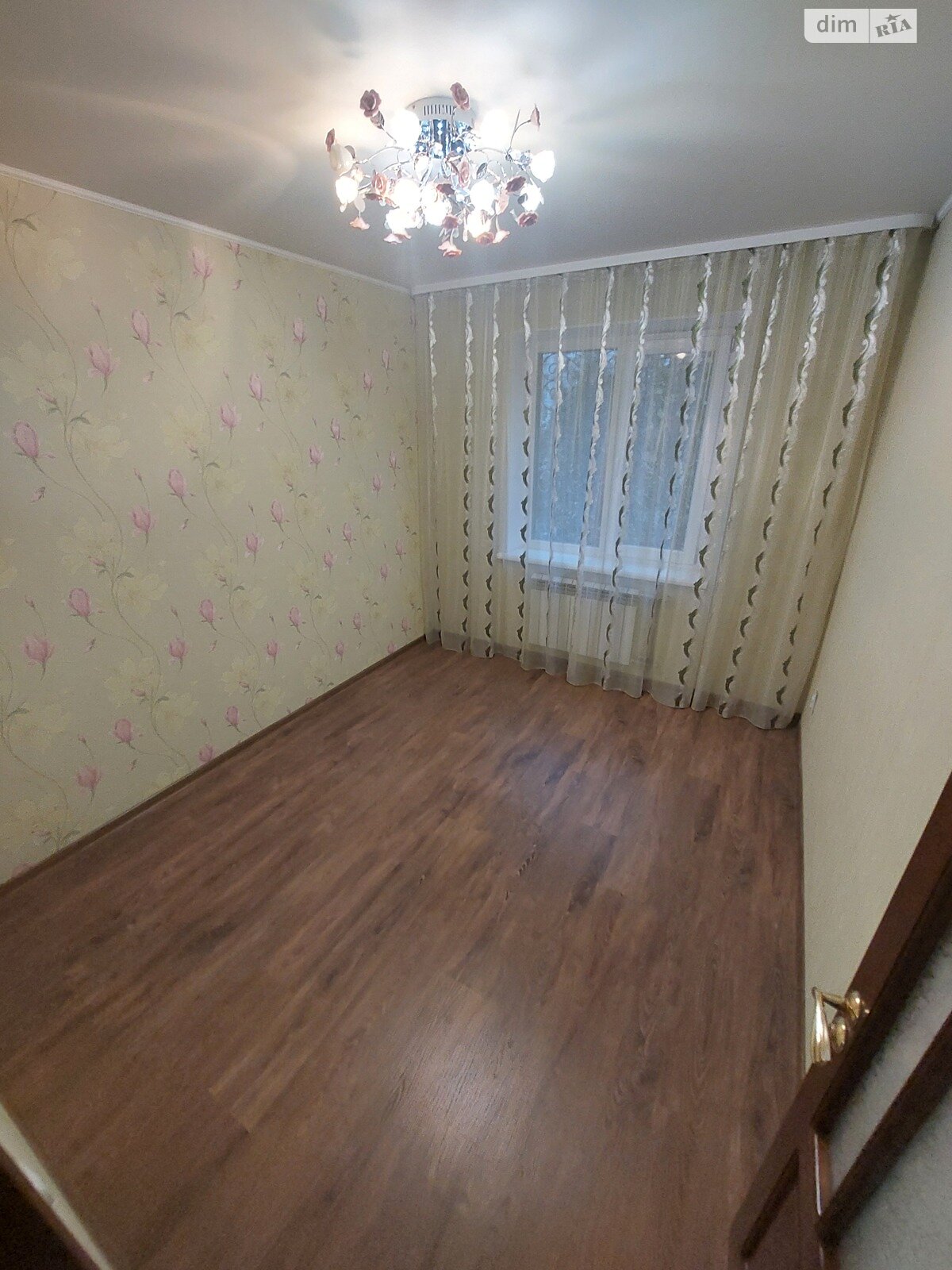 трехкомнатная квартира в Николаеве, район Заводской, на ул. Глеба Бабыча в аренду на долгий срок помесячно фото 1 трехкомнатная квартира в Николаеве, район Заводской, на ул. Глеба Бабыча в аренду на долгий срок помесячно фото 1