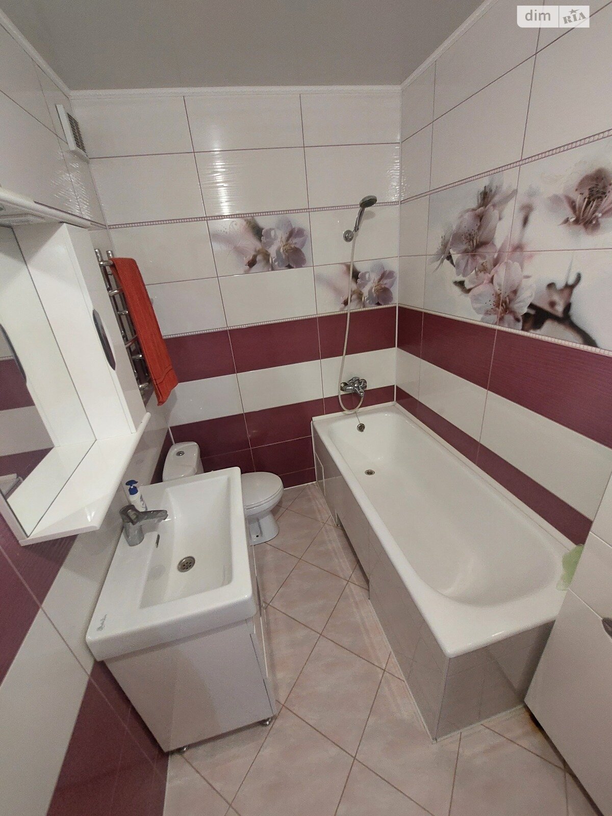 трехкомнатная квартира в Николаеве, район Заводской, на ул. Глеба Бабыча в аренду на долгий срок помесячно фото 1 трехкомнатная квартира в Николаеве, район Заводской, на ул. Глеба Бабыча в аренду на долгий срок помесячно фото 1