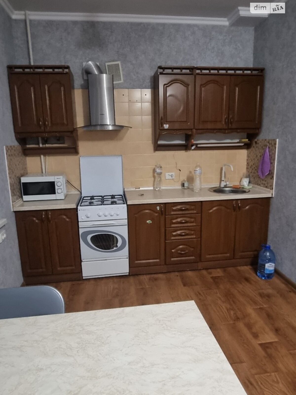 двухкомнатная квартира в Николаеве, район Заводской, на ул. Сенная 33Б в аренду на долгий срок помесячно фото 1 двухкомнатная квартира в Николаеве, район Заводской, на ул. Сенная 33Б в аренду на долгий срок помесячно фото 1