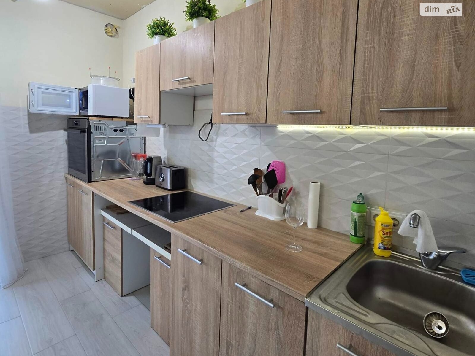 трикімнатна квартира в Миколаєві, район Заводський, на вул. Водопровідна в довготривалу оренду помісячно фото 1 трикімнатна квартира в Миколаєві, район Заводський, на вул. Водопровідна в довготривалу оренду помісячно фото 1