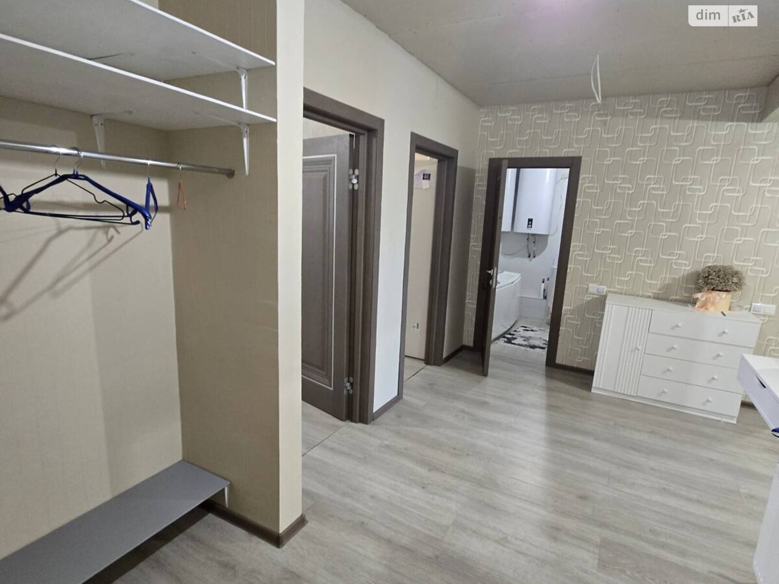 трикімнатна квартира в Миколаєві, район Заводський, на вул. Водопровідна в довготривалу оренду помісячно фото 1 трикімнатна квартира в Миколаєві, район Заводський, на вул. Водопровідна в довготривалу оренду помісячно фото 1