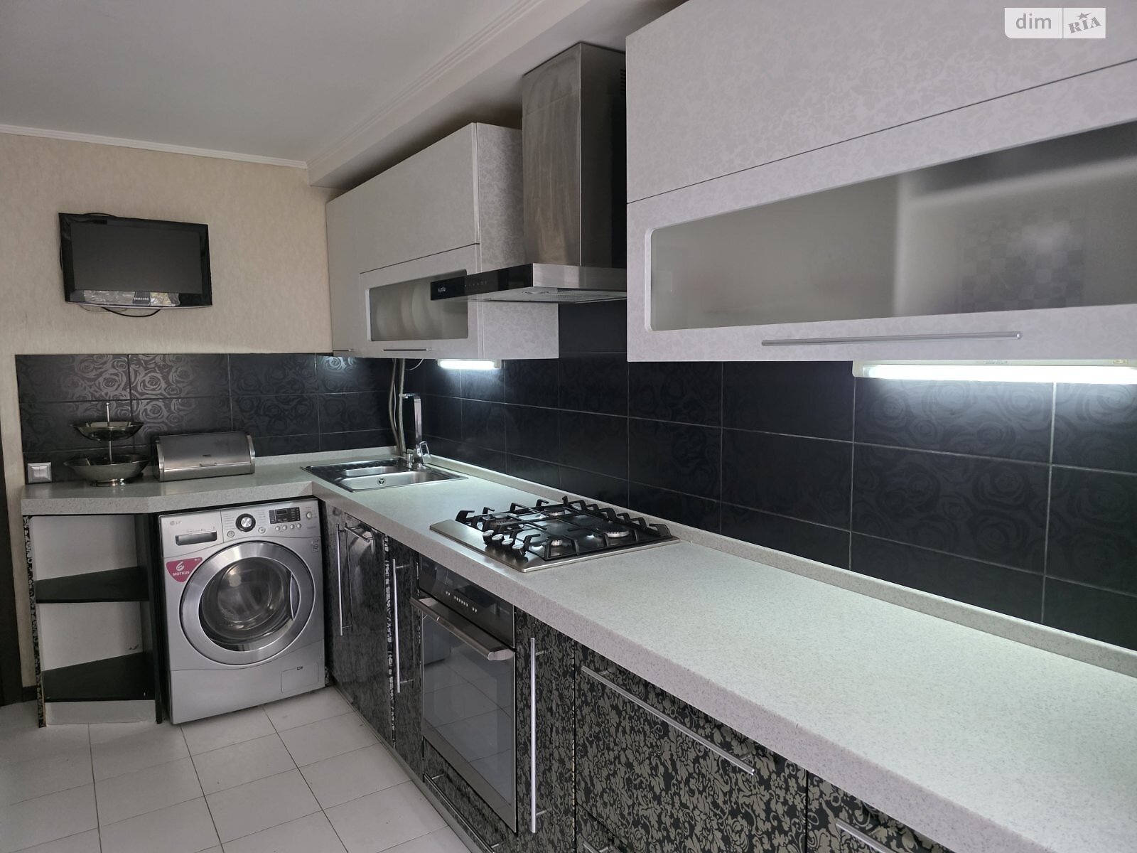 двухкомнатная квартира в Николаеве, район Заводской, на ул. Защитников Николаева в аренду на долгий срок помесячно фото 1 двухкомнатная квартира в Николаеве, район Заводской, на ул. Защитников Николаева в аренду на долгий срок помесячно фото 1