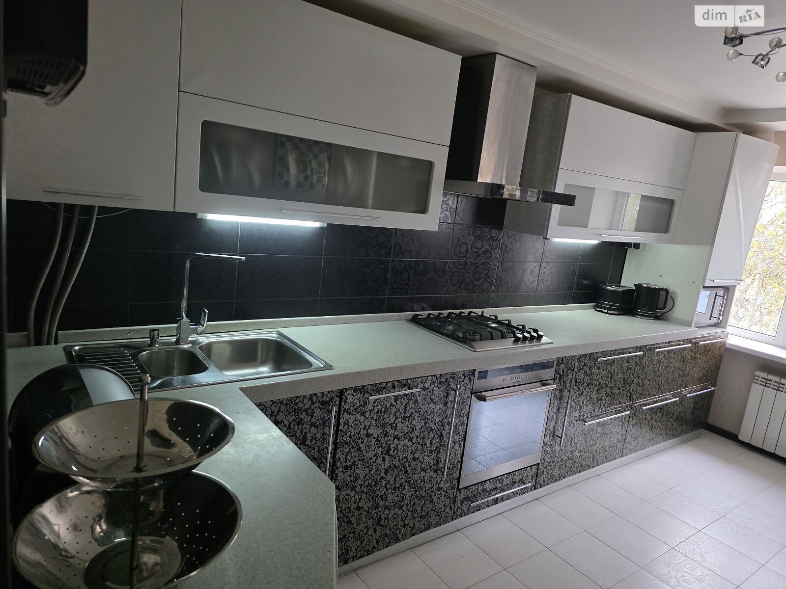 двухкомнатная квартира в Николаеве, район Заводской, на ул. Защитников Николаева в аренду на долгий срок помесячно фото 1 двухкомнатная квартира в Николаеве, район Заводской, на ул. Защитников Николаева в аренду на долгий срок помесячно фото 1