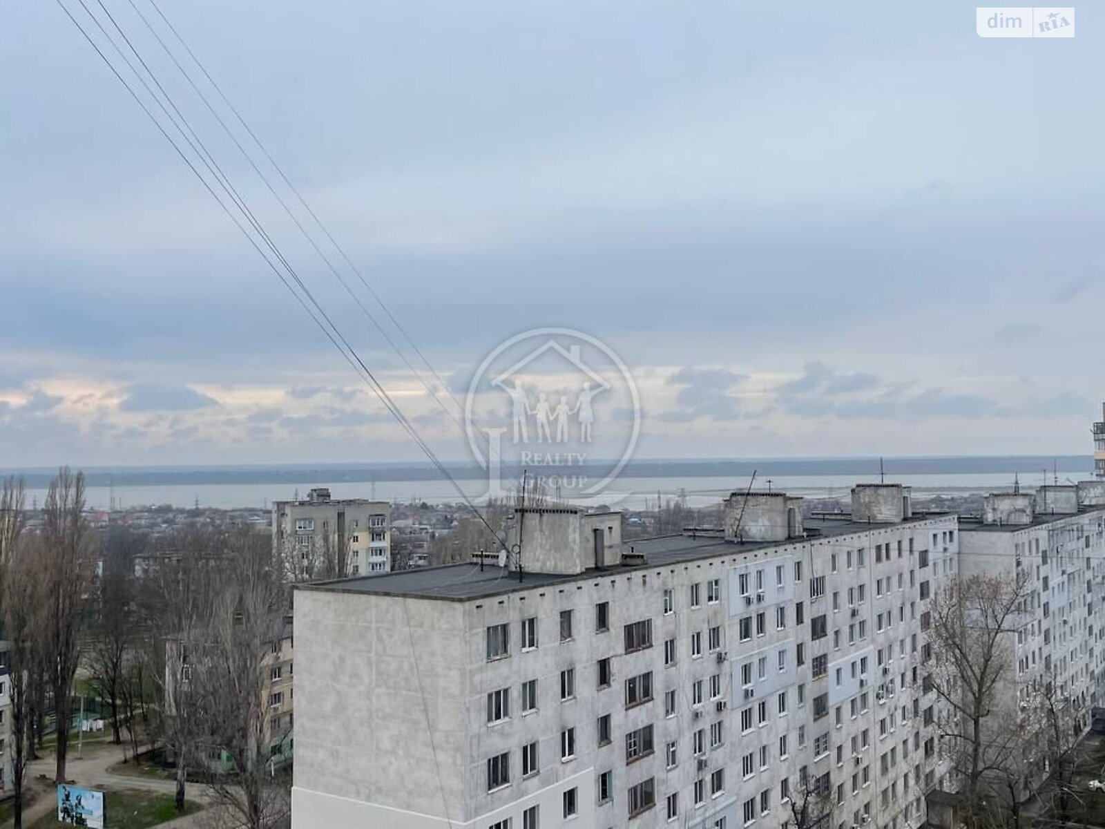 трехкомнатная квартира в Одессе, на ул. Академика Заболотного 12 в аренду на долгий срок помесячно фото 1