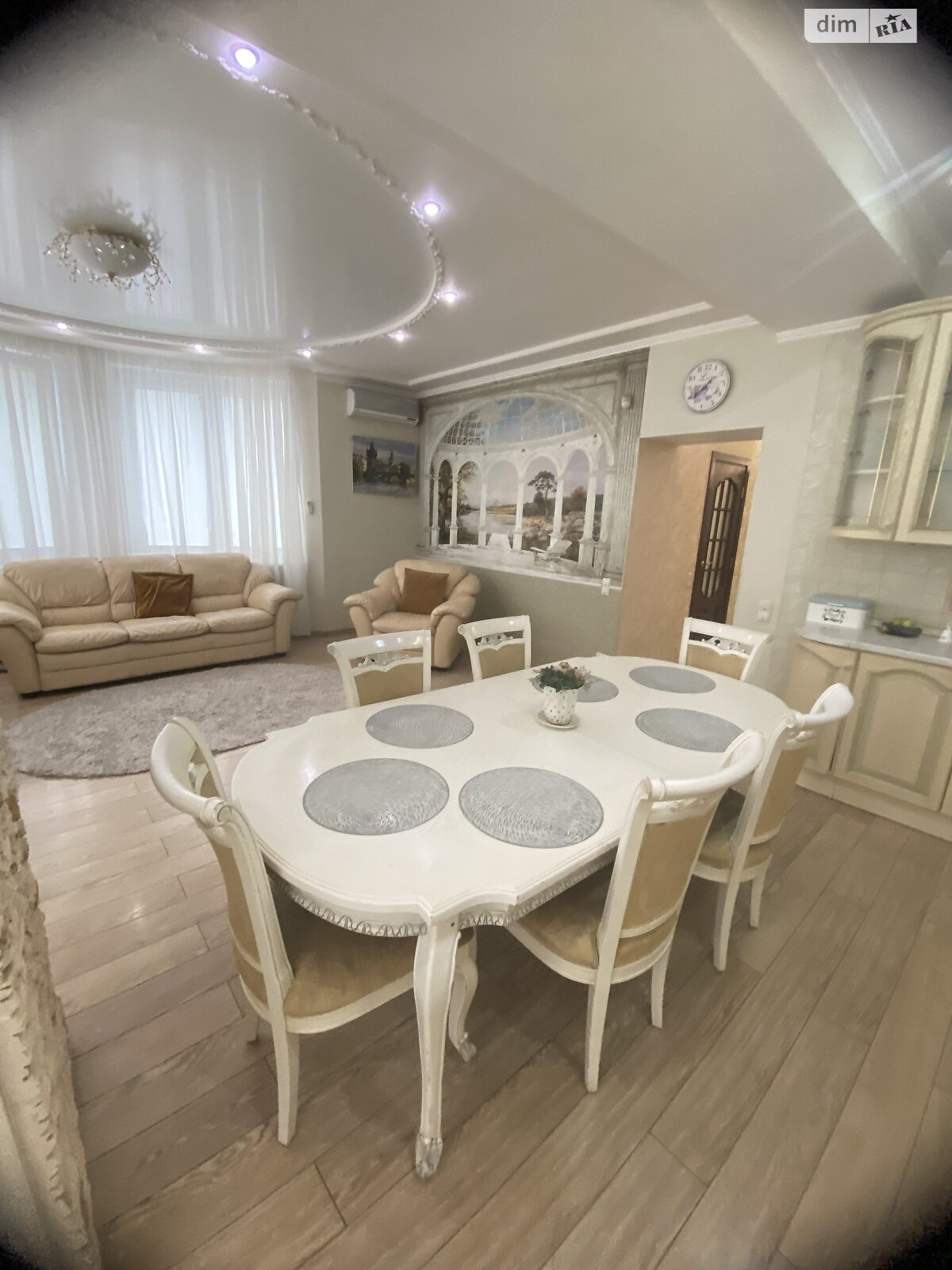 трехкомнатная квартира в Одессе, район Приморский, на плато Аркадийское 5А корпус 2 в аренду на долгий срок помесячно фото 1 трехкомнатная квартира в Одессе, район Приморский, на плато Аркадийское 5А корпус 2 в аренду на долгий срок помесячно фото 1