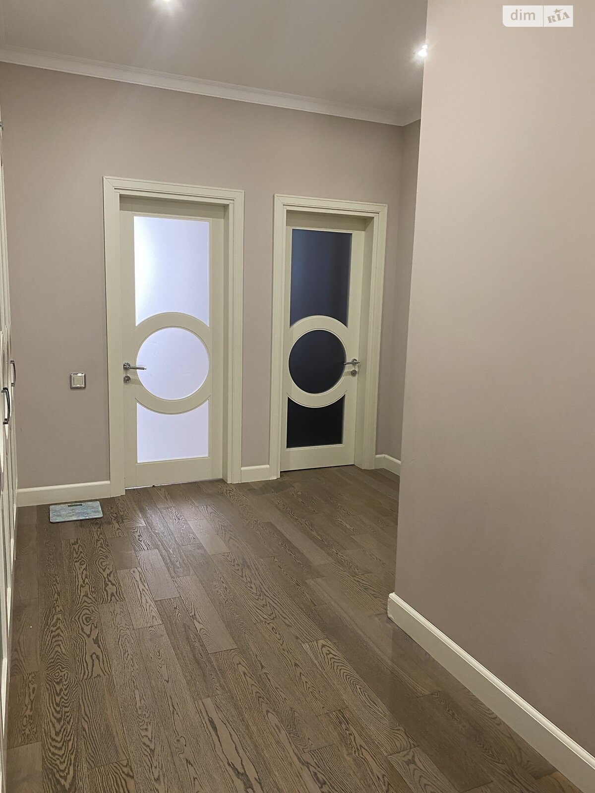 трехкомнатная квартира в Одессе, район Приморский, на плато Аркадийское 5А корпус 2 в аренду на долгий срок помесячно фото 1 трехкомнатная квартира в Одессе, район Приморский, на плато Аркадийское 5А корпус 2 в аренду на долгий срок помесячно фото 1