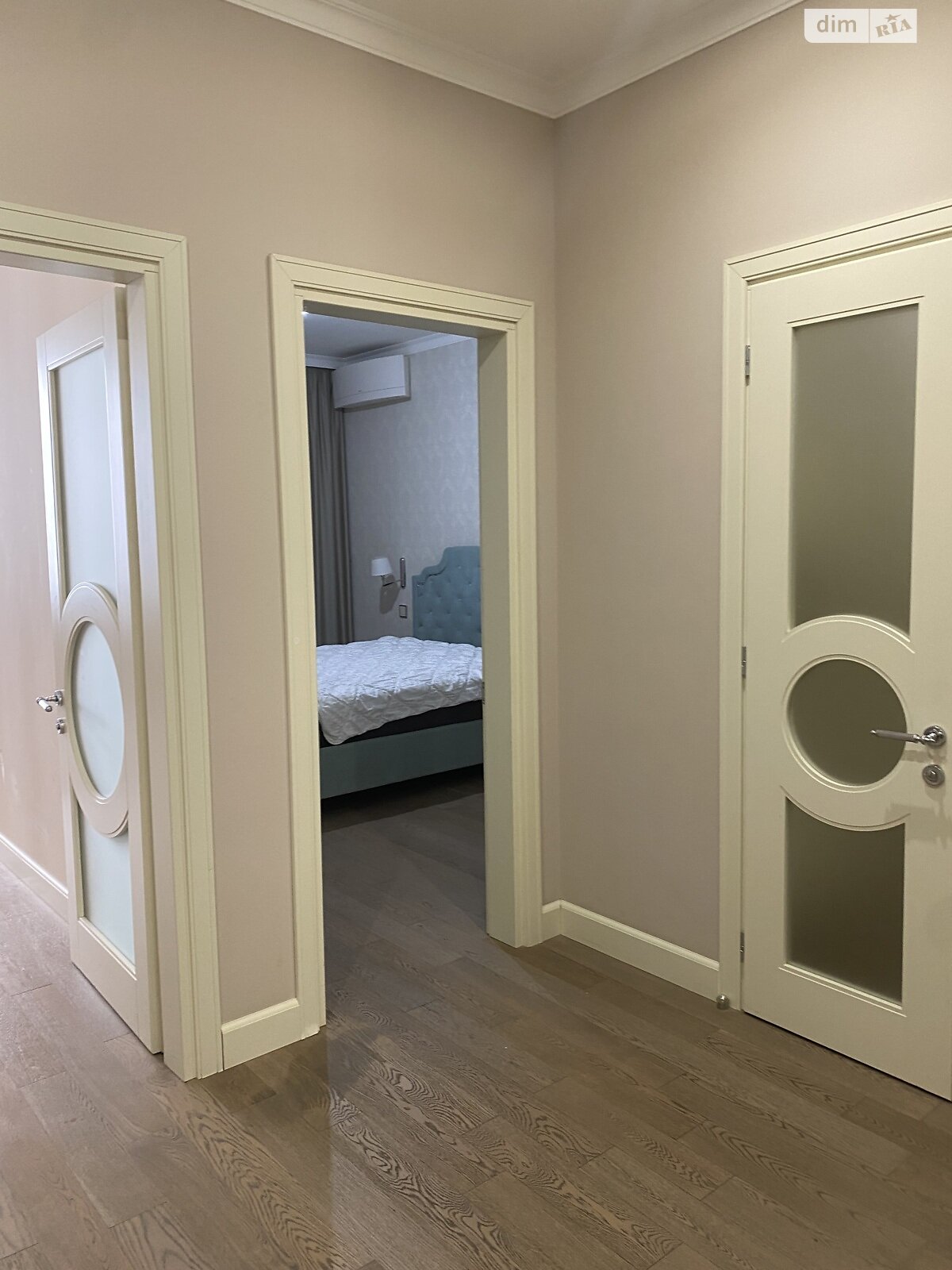 трехкомнатная квартира в Одессе, район Приморский, на плато Аркадийское 5А корпус 2 в аренду на долгий срок помесячно фото 1 трехкомнатная квартира в Одессе, район Приморский, на плато Аркадийское 5А корпус 2 в аренду на долгий срок помесячно фото 1